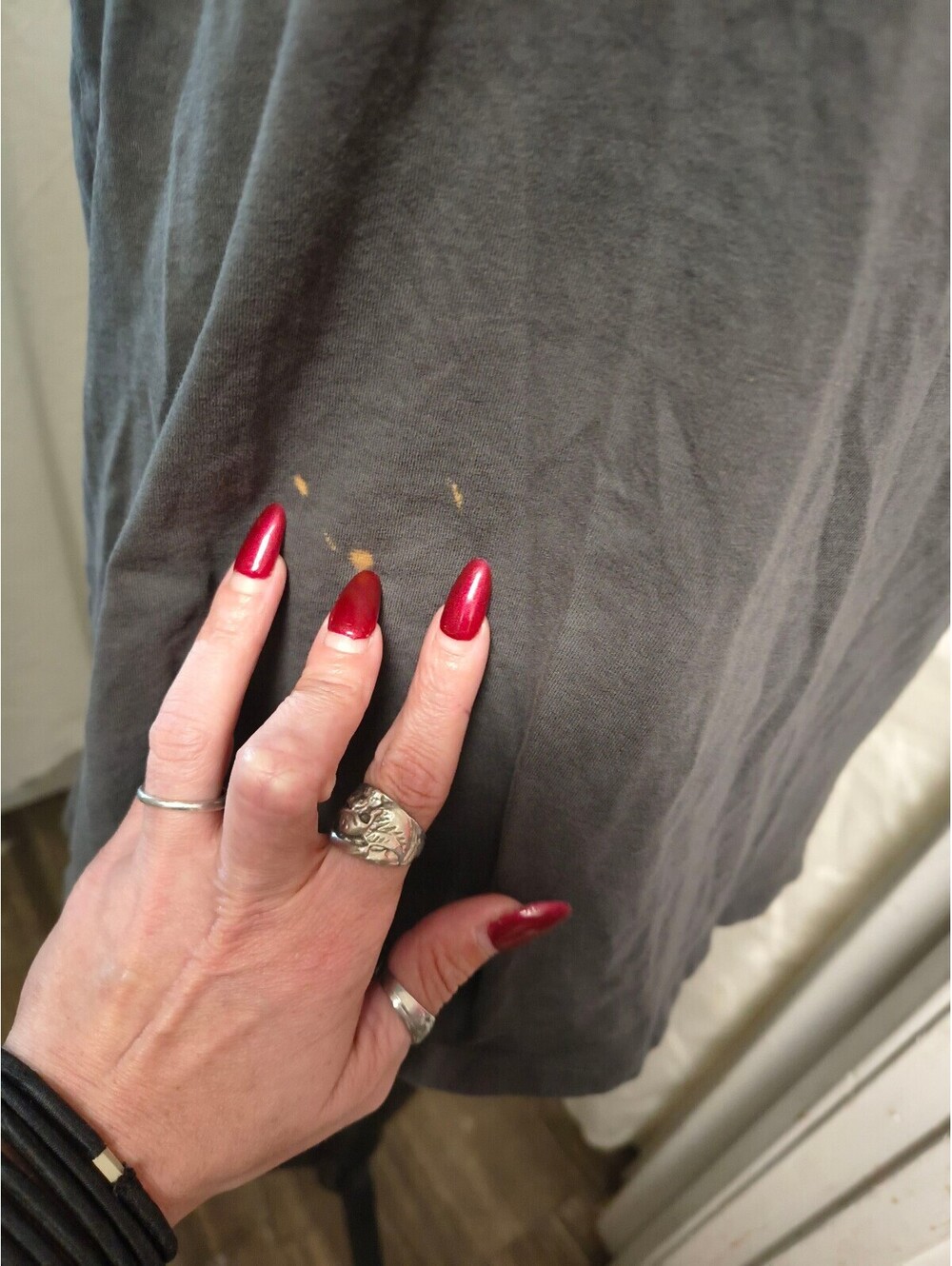 Guess Los Angeles Black T-Shirt with Logo Tape on Sleeves - Picture 6 of 14